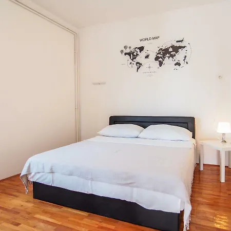 Of The Hill Apartment