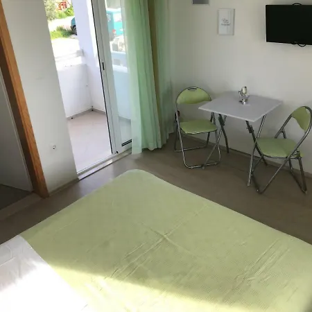 Of The Hill Apartment *