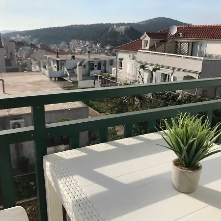 Of The Hill Apartment