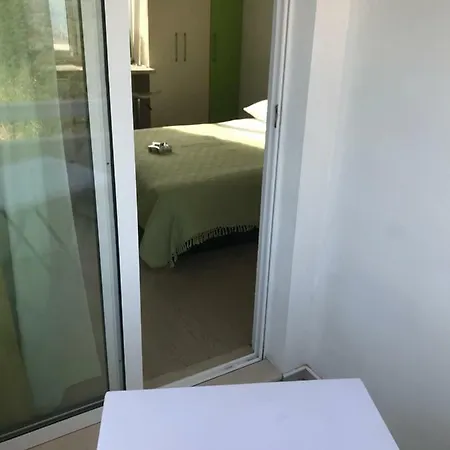 Of The Hill Apartment *